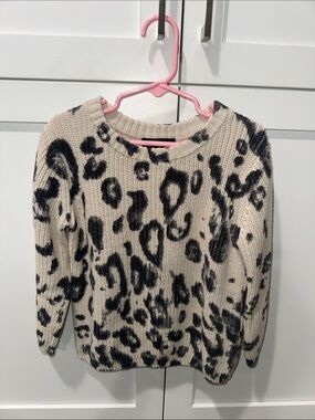 Girls XS 525 America Cream Leopard Print Crewneck Sweater